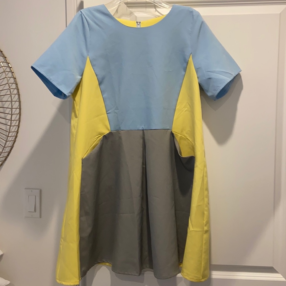 Color blocked dress